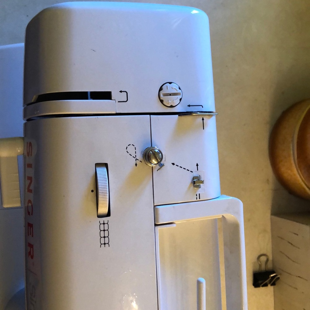 Singer Sewing Machine - Picture 3 of 7